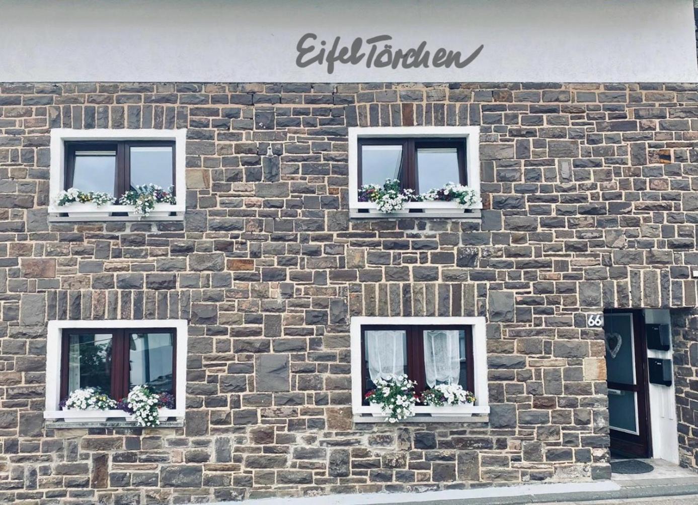 Eifeltoerchen Acomodação com café da manhã Kirchheim  Exterior foto